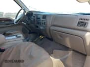 ✅ 2001 Ford Excursion Limited • VIN: 1FMNU42S71ED43517 • Lot: 42024244. Wystawiony na IAAI z przebiegiem 318 590 mil. Bezpłatny archiwum sprzedaży aukcyjnych z USA i szczegółowy raport historii pojazdu na DreamBid. Zdjęcie 5.