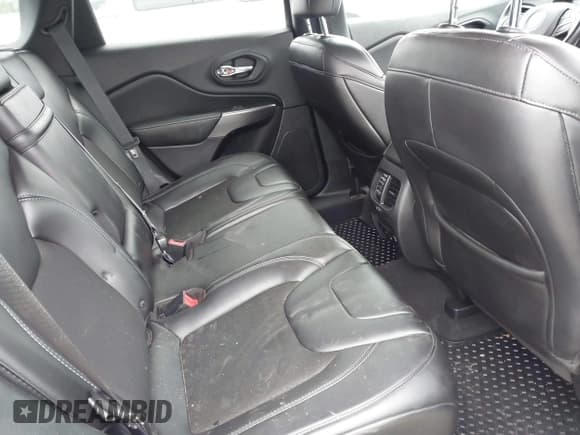 ✅ 2019 Jeep Cherokee Altitude • VIN: 1C4PJMLX6KD289554 • Lot: 42613137. Listed on IAAI with 81,082 mi. Free auction sales archive from the USA and detailed vehicle history report at DreamBid. Image 8.