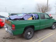 ✅ 1998 Dodge 1500 • VIN: 3B7HC12Z8WG103859 • Lot: 43722592. Wystawiony na IAAI z przebiegiem Nie podano. Bezpłatny archiwum sprzedaży aukcyjnych z USA i szczegółowy raport historii pojazdu na DreamBid. Zdjęcie 4.