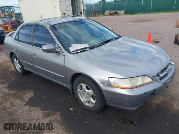 2000 Honda Accord EX с VIN 1HGCG1657YA079580, выставлен на аукционе IAAI как лот 42614740 с пробегом 211 481 миль миль и . История ставок и продаж доступна на DreamBid. Изображение 1.