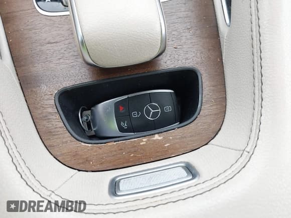 ✅ 2020 Mercedes-Benz GLE 450 • VIN: 4JGFB5KEXLA100966 • Lot: 40288315. Wystawiony na IAAI z przebiegiem 47 768 mil. Bezpłatny archiwum sprzedaży aukcyjnych z USA i szczegółowy raport historii pojazdu na DreamBid. Zdjęcie 11.