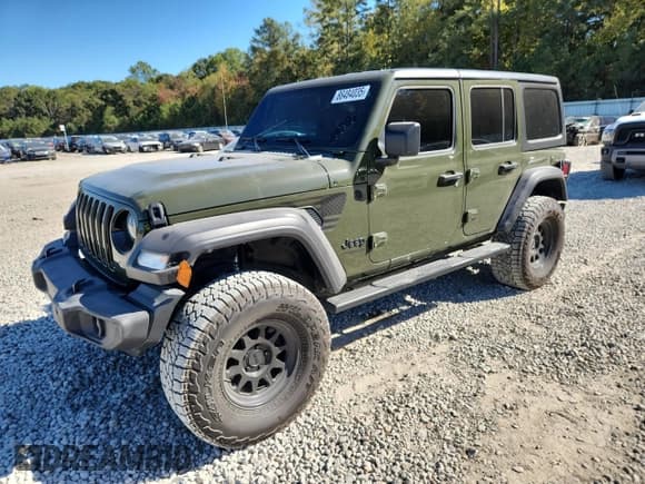 ✅ 2021 Jeep Wrangler Unlimited Sport Altitude • VIN: 1C4HJXDGXMW720781 • Lot: 86484035. Wystawiony na Copart z przebiegiem 27 456 mil. Bezpłatny archiwum sprzedaży aukcyjnych z USA i szczegółowy raport historii pojazdu na DreamBid. Zdjęcie 1.