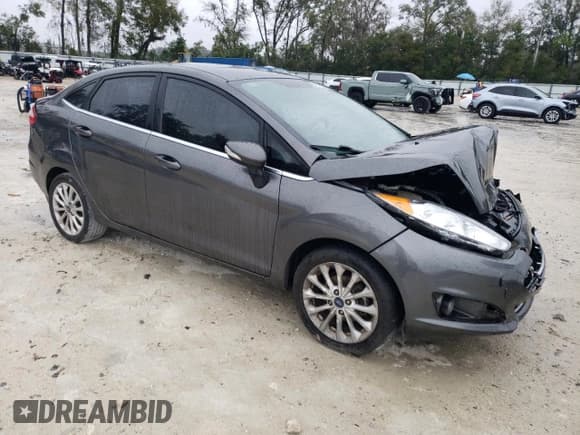 ✅ 2017 Ford Fiesta Titanium • VIN: 3FADP4CJ4HM123260 • Lot: 46355095. Wystawiony na Copart z przebiegiem 69 398 mil. Bezpłatny archiwum sprzedaży aukcyjnych z USA i szczegółowy raport historii pojazdu na DreamBid. Zdjęcie 4.