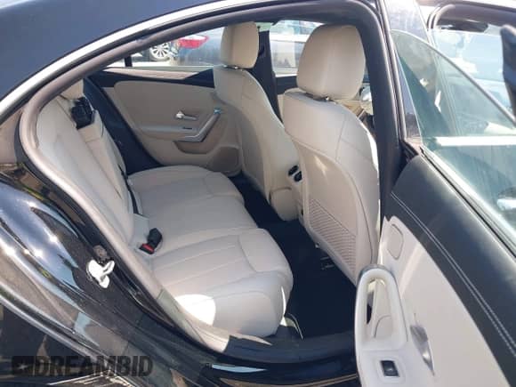 2023 Mercedes-Benz CLA 250 z VIN W1K5J4GB2PN412599, wystawiony jako IAAI lot #42912264 z przebiegiem 2 603 mil mil oraz . Historia ofert i sprzedaży dostępna na DreamBid. Obrazek 8.