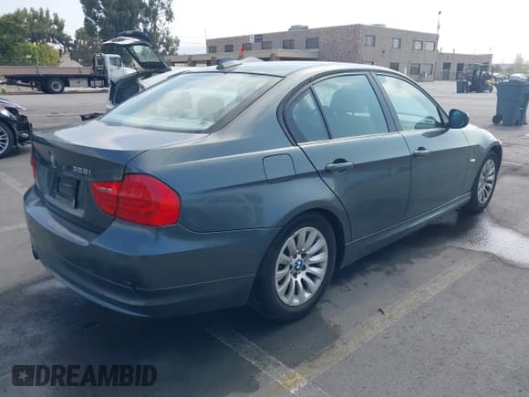 ✅ 2009 BMW 3 Series 328i • VIN: WBAPH57559NL77975 • Lot: 43210507. Listed on IAAI with 126,063 mi. Free auction sales archive from the USA and detailed vehicle history report at DreamBid. Image 4.