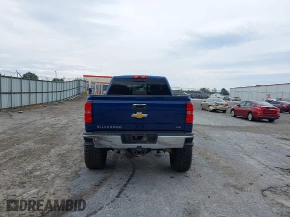 ✅ 2015 Chevrolet Silverado 2500HD LTZ • VIN: 1GC1KWE84FF545303 • Lot: 43327592. Wystawiony na IAAI z przebiegiem 148 742 mil. Bezpłatny archiwum sprzedaży aukcyjnych z USA i szczegółowy raport historii pojazdu na DreamBid. Zdjęcie 16.