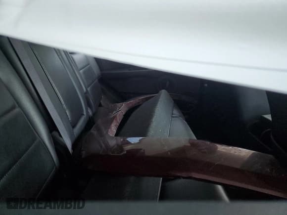 ✅ 2008 Jeep Commander Sport • VIN: 1J8HG48N18C177309 • Лот: 70083575. Опубликован ранее на Copart с пробегом 210 238 миль. Бесплатный доступ к архиву аукционных продаж из США и подробный отчёт об истории автомобиля на DreamBid. Изображение 11.