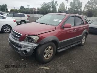 ✅ 2004 Kia Sorento LX • VIN: KNDJC733945285266 • Lot: 81544905. Wystawiony na Copart z przebiegiem 135 826 mil. Bezpłatny archiwum sprzedaży aukcyjnych z USA i szczegółowy raport historii pojazdu na DreamBid. Zdjęcie 1.