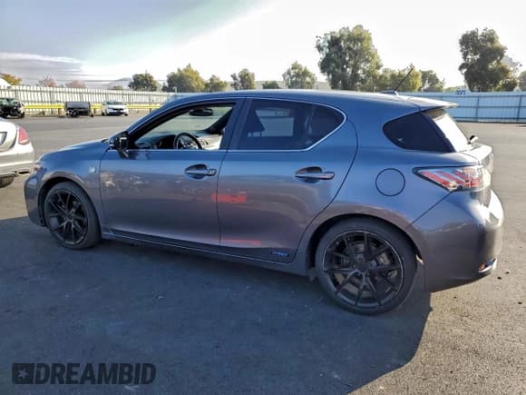 ✅ 2013 Lexus CT 200h • VIN: JTHKD5BH3D2170018 • Лот: 95109105. Опубликован ранее на Copart с пробегом 174 207 миль. Бесплатный доступ к архиву аукционных продаж из США и подробный отчёт об истории автомобиля на DreamBid. Изображение 2.