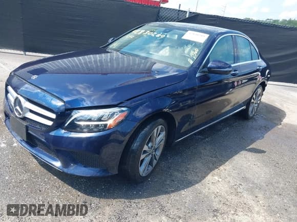✅ 2019 Mercedes-Benz C 300 • VIN: 55SWF8EB9KU283955 • Lot: 42830289. Wystawiony na IAAI z przebiegiem 6 929 mil. Bezpłatny archiwum sprzedaży aukcyjnych z USA i szczegółowy raport historii pojazdu na DreamBid. Zdjęcie 17.