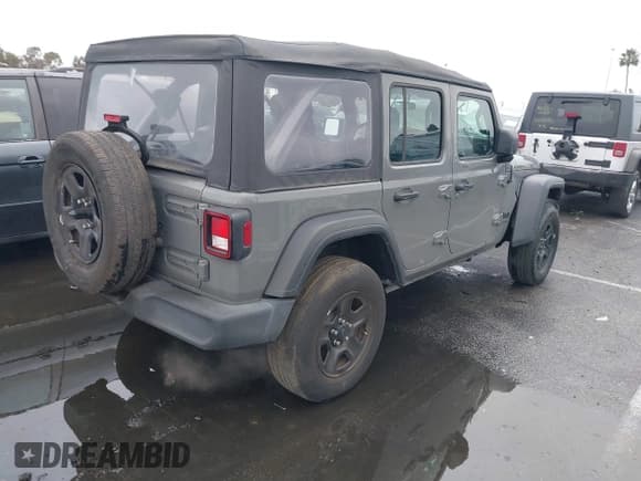 ✅ 2022 Jeep Wrangler Unlimited High Tide • VIN: 1C4HJXDG8NW126143 • Лот: 41507703. Опубликован ранее на IAAI с пробегом 44 472 миль. Бесплатный доступ к архиву аукционных продаж из США и подробный отчёт об истории автомобиля на DreamBid. Изображение 4.