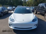 ✅ 2018 Tesla Model 3 Long Range Battery • VIN: 5YJ3E1EAXJF025089 • Lot: 43276582. Wystawiony na IAAI z przebiegiem Nie podano. Bezpłatny archiwum sprzedaży aukcyjnych z USA i szczegółowy raport historii pojazdu na DreamBid. Zdjęcie 13.