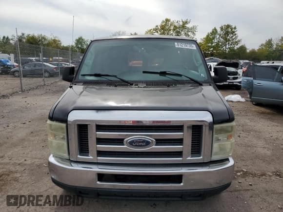 ✅ 2008 Ford Econoline Passenger XL • VIN: 1FBSS31L58DA98948 • Lot: 81219735. Wystawiony na Copart z przebiegiem 418 207 mil. Bezpłatny archiwum sprzedaży aukcyjnych z USA i szczegółowy raport historii pojazdu na DreamBid. Zdjęcie 5.