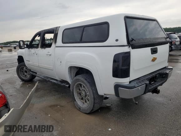 ✅ 2008 Chevrolet Silverado 2500HD 2LT • VIN: 1GCHC23K58F201338 • Лот: 63118575. Опубликован ранее на Copart с пробегом Не указан. Бесплатный доступ к архиву аукционных продаж из США и подробный отчёт об истории автомобиля на DreamBid. Изображение 2.