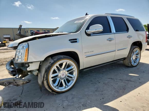 ✅ 2014 Cadillac Escalade Platinum • VIN: 1GYS4DEF2ER231688 • Лот: 64596445. Опубликован ранее на Copart с пробегом 154 542 миль. Бесплатный доступ к архиву аукционных продаж из США и подробный отчёт об истории автомобиля на DreamBid. Изображение 1.