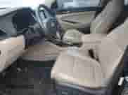 2017 Hyundai Tucson Sport z VIN KM8J3CA23HU294135, wystawiony jako Copart lot #90397495 z przebiegiem 98 022 mil mil oraz Czysty tytuł • Clean title. Historia ofert i sprzedaży dostępna na DreamBid. Obrazek 7.