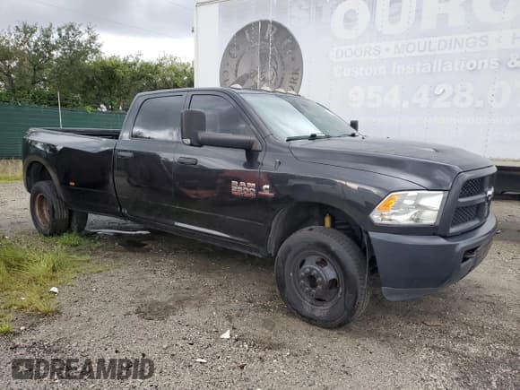 ✅ 2018 Ram 3500 Tradesman • VIN: 3C63RRGL0JG305154 • Лот: 81585535. Опубликован ранее на Copart с пробегом 158 520 миль. Бесплатный доступ к архиву аукционных продаж из США и подробный отчёт об истории автомобиля на DreamBid. Изображение 4.