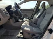 ✅ 2005 Volvo S40 • VIN: YV1MS382952049786 • Lot: 50104795. Wystawiony na Copart z przebiegiem 110 150 mil. Bezpłatny archiwum sprzedaży aukcyjnych z USA i szczegółowy raport historii pojazdu na DreamBid. Zdjęcie 7.