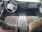 ✅ 2001 Dodge Dakota Sport • VIN: 1B7HL2AN71S275967 • Lot: 42954505. Wystawiony na Copart z przebiegiem 168 681 mil. Bezpłatny archiwum sprzedaży aukcyjnych z USA i szczegółowy raport historii pojazdu na DreamBid. Zdjęcie 8.