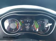 ✅ 2015 Dodge Challenger SXT Plus • VIN: 2C3CDZBGXFH700231 • Lot: 43407846. Wystawiony na IAAI z przebiegiem 129 305 mil. Bezpłatny archiwum sprzedaży aukcyjnych z USA i szczegółowy raport historii pojazdu na DreamBid. Zdjęcie 7.