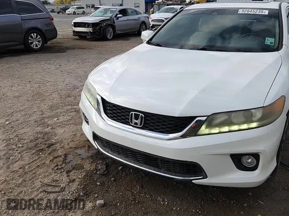 ✅ 2014 Honda Accord EX-L • VIN: 1HGCT2B85EA005958 • Lot: 92845235. Wystawiony na Copart z przebiegiem 180 140 mil. Bezpłatny archiwum sprzedaży aukcyjnych z USA i szczegółowy raport historii pojazdu na DreamBid. Zdjęcie 13.