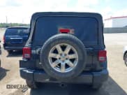 ✅ 2017 Jeep Wrangler Unlimited Sahara • VIN: 1C4BJWEG0HL661858 • Lot: 42985455. Wystawiony na IAAI z przebiegiem 116 412 mil. Bezpłatny archiwum sprzedaży aukcyjnych z USA i szczegółowy raport historii pojazdu na DreamBid. Zdjęcie 16.