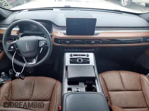 ✅ 2023 Lincoln Aviator Grand Touring • VIN: 5LMYJ8XY9PNL03214 • Лот: 74837264. Опубликован ранее на Copart с пробегом 4 981 миль. Бесплатный доступ к архиву аукционных продаж из США и подробный отчёт об истории автомобиля на DreamBid. Изображение 8.