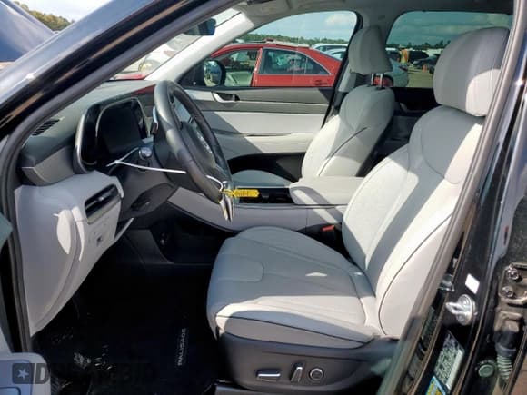 ✅ 2025 Hyundai Palisade SEL Premium • VIN: KM8R44GE6SU816562 • Lot: 83850595. Wystawiony na Copart z przebiegiem 13 260 mil. Bezpłatny archiwum sprzedaży aukcyjnych z USA i szczegółowy raport historii pojazdu na DreamBid. Zdjęcie 7.