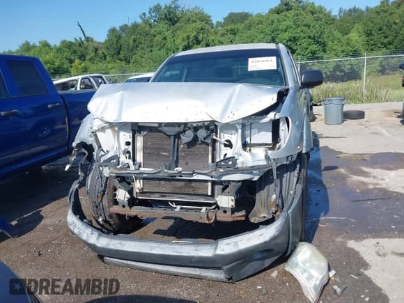 ✅ 2007 Toyota Tacoma PreRunner • VIN: 3TMJU62N87M047613 • Lot: 42858261. Listed on IAAI with 233,574 mi. Free auction sales archive from the USA and detailed vehicle history report at DreamBid. Image 12.