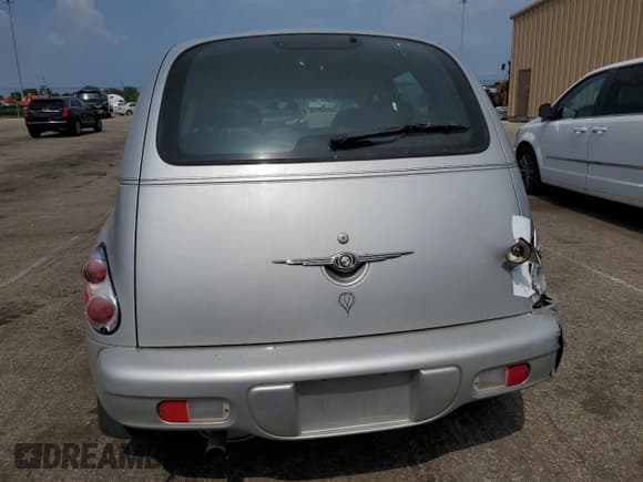 ✅ 2005 Chrysler PT Cruiser • VIN: 3C4FY48B35T569726 • Lot: 66520655. Wystawiony na Copart z przebiegiem 140 552 mil. Bezpłatny archiwum sprzedaży aukcyjnych z USA i szczegółowy raport historii pojazdu na DreamBid. Zdjęcie 6.