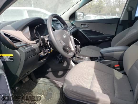 ✅ 2018 Hyundai Santa Fe 2.4L • VIN: 5XYZTDLB1JG541444 • Lot: 42704343. Wystawiony na Copart z przebiegiem 85 924 mil mil. Skorzystaj z bezpłatnego archiwum sprzedaży aukcyjnych z USA i zobacz szczegółowy raport historii pojazdu na DreamBid. Zdjęcie 7.