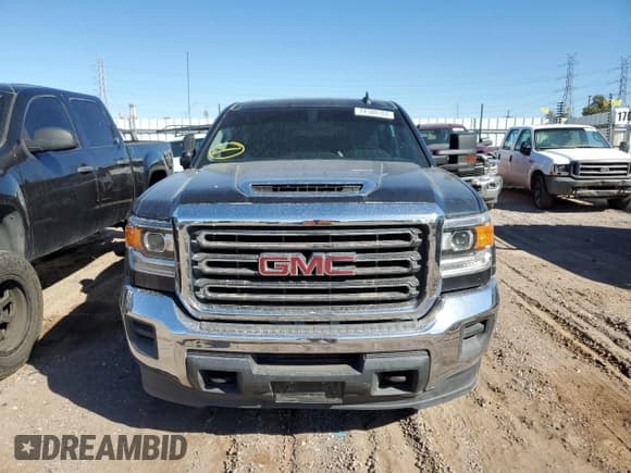 ✅ 2019 GMC Sierra 2500HD • VIN: 1GT12NEY1KF135904 • Lot: 74389104. Wystawiony na Copart z przebiegiem 90 023 mil. Bezpłatny archiwum sprzedaży aukcyjnych z USA i szczegółowy raport historii pojazdu na DreamBid. Zdjęcie 5.