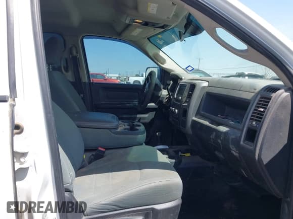 ✅ 2018 Ram 2500 Tradesman • VIN: 3C6UR5CJ4JG122048 • Лот: 43144308. Опубликован ранее на IAAI с пробегом 205 923 миль. Бесплатный доступ к архиву аукционных продаж из США и подробный отчёт об истории автомобиля на DreamBid. Изображение 5.