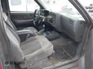 ✅ 1997 GMC Sonoma • VIN: 1GTCT19W9V8510454 • Lot: 41604622. Listed on IAAI with 204,855 mi. Free auction sales archive from the USA and detailed vehicle history report at DreamBid. Image 5.