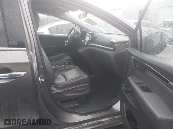 ✅ 2018 Honda Odyssey Elite • VIN: 5FNRL6H90JB059167 • Lot: 43741041. Listed on IAAI with 100,118 mi. Free auction sales archive from the USA and detailed vehicle history report at DreamBid. Image 5.