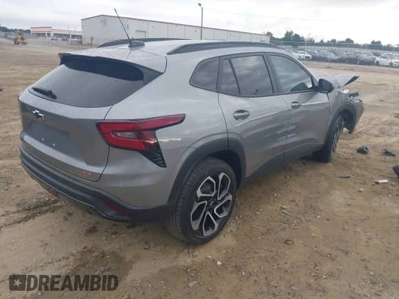 2024 Chevrolet Trax 2RS с VIN KL77LJE22RC051983, выставлен на аукционе IAAI как лот 43287337 с пробегом 16 269 миль миль и . История ставок и продаж доступна на DreamBid. Изображение 4.