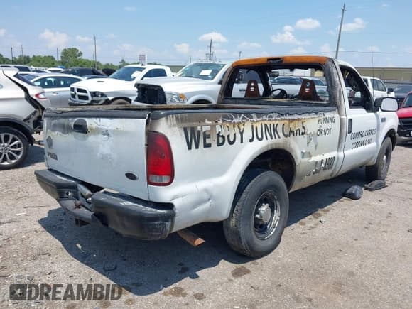 ✅ 2003 Ford F-250 XL • VIN: 1FTNF20L13EB95169 • Lot: 40022835. Wystawiony na IAAI z przebiegiem Nie podano. Bezpłatny archiwum sprzedaży aukcyjnych z USA i szczegółowy raport historii pojazdu na DreamBid. Zdjęcie 4.