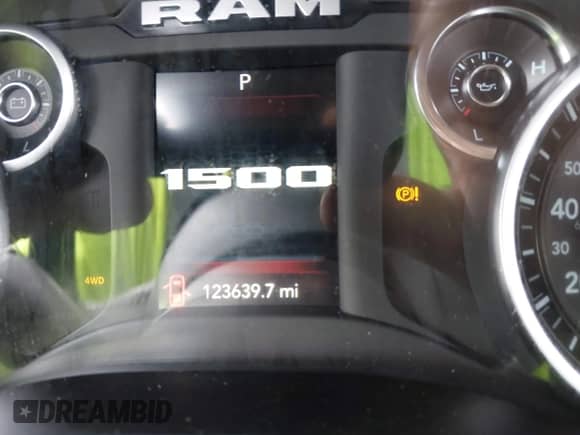 2019 Ram 1500 Big Horn z VIN 1C6SRFFT2KN911978, wystawiony jako IAAI lot #42483116 z przebiegiem 123 639 mil mil oraz . Historia ofert i sprzedaży dostępna na DreamBid. Obrazek 15.