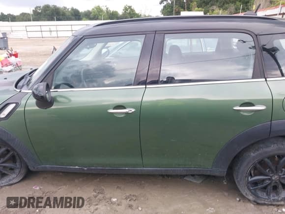 ✅ 2015 MINI Countryman S • VIN: WMWZC3C54FWT03986 • Лот: 42613331. Опубликован ранее на IAAI с пробегом 166 604 миль. Бесплатный доступ к архиву аукционных продаж из США и подробный отчёт об истории автомобиля на DreamBid. Изображение 15.