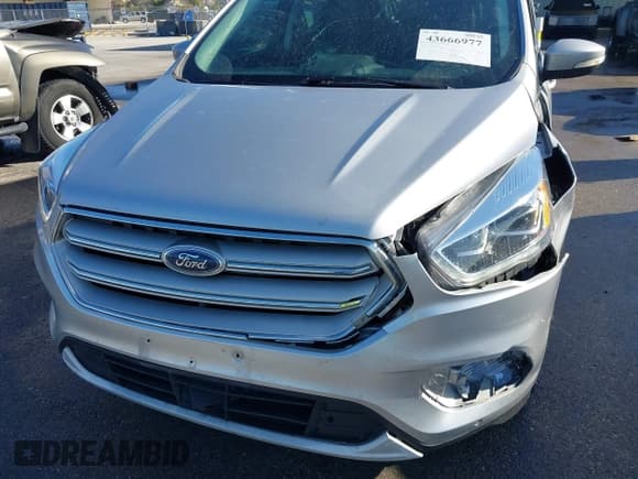 ✅ 2019 Ford Escape Titanium • VIN: 1FMCU0J98KUB77742 • Лот: 43666977. Опубликован ранее на IAAI с пробегом 117 793 миль. Бесплатный доступ к архиву аукционных продаж из США и подробный отчёт об истории автомобиля на DreamBid. Изображение 18.