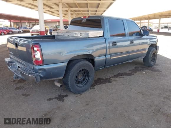 ✅ 2006 Chevrolet Silverado 1500 LT1 • VIN: 2GCEC13T461242537 • Лот: 43057077. Опубликован ранее на IAAI с пробегом Не указан. Бесплатный доступ к архиву аукционных продаж из США и подробный отчёт об истории автомобиля на DreamBid. Изображение 4.