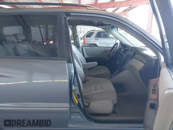 2003 Toyota Highlander с VIN JTEGD21A530055811, выставлен на аукционе IAAI как лот 43010225 с пробегом 334 403 миль миль и . История ставок и продаж доступна на DreamBid. Изображение 5.