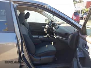 ✅ 2023 Nissan Rogue SV • VIN: 5N1BT3BB9PC872570 • Лот: 43741604. Опубликован ранее на IAAI с пробегом 3 993 миль. Бесплатный доступ к архиву аукционных продаж из США и подробный отчёт об истории автомобиля на DreamBid. Изображение 5.