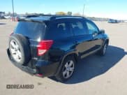 ✅ 2007 Toyota RAV4 Sport • VIN: JTMBD32VX76030699 • Лот: 43585542. Опубликован ранее на IAAI с пробегом 252 328 миль. Бесплатный доступ к архиву аукционных продаж из США и подробный отчёт об истории автомобиля на DreamBid. Изображение 4.