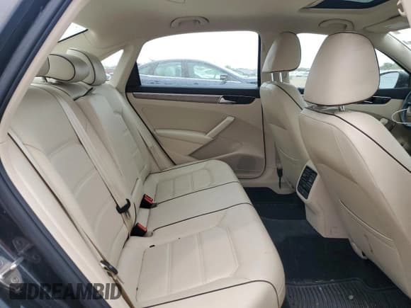 ✅ 2018 Volkswagen Passat SE • VIN: 1VWBA7A32JC012803 • Lot: 57156055. Listed on Copart with 95,710 mi. Free auction sales archive from the USA and detailed vehicle history report at DreamBid. Image 10.