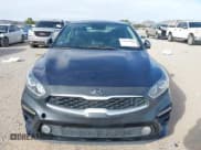 ✅ 2021 Kia Forte LXS • VIN: 3KPF24AD0ME271991 • Lot: 43038504. Wystawiony na IAAI z przebiegiem 58 811 mil. Bezpłatny archiwum sprzedaży aukcyjnych z USA i szczegółowy raport historii pojazdu na DreamBid. Zdjęcie 12.