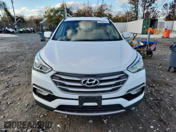 ✅ 2017 Hyundai Santa Fe 2.4L • VIN: 5NMZU3LB3HH033452 • Lot: 91460115. Wystawiony na Copart z przebiegiem 94 183 mil. Bezpłatny archiwum sprzedaży aukcyjnych z USA i szczegółowy raport historii pojazdu na DreamBid. Zdjęcie 5.