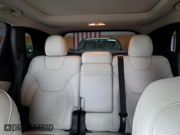 ✅ 2017 Jeep Cherokee Overland • VIN: 1C4PJMJS9HW544010 • Lot: 72061805. Listed on Copart with 55,097 mi. Free auction sales archive from the USA and detailed vehicle history report at DreamBid. Image 10.