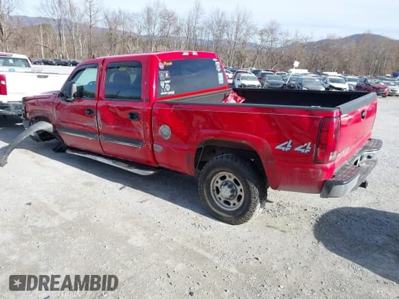 ✅ 2006 Chevrolet Silverado 2500HD LT3 • VIN: 1GCHK23D46F270846 • Lot: 41395200. Wystawiony na IAAI z przebiegiem 213 315 mil. Bezpłatny archiwum sprzedaży aukcyjnych z USA i szczegółowy raport historii pojazdu na DreamBid. Zdjęcie 3.