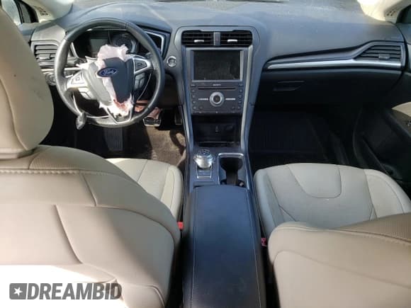 ✅ 2018 Ford Fusion Titanium • VIN: 3FA6P0D94JR247172 • Lot: 68522135. Wystawiony na Copart z przebiegiem Nie podano. Bezpłatny archiwum sprzedaży aukcyjnych z USA i szczegółowy raport historii pojazdu na DreamBid. Zdjęcie 8.